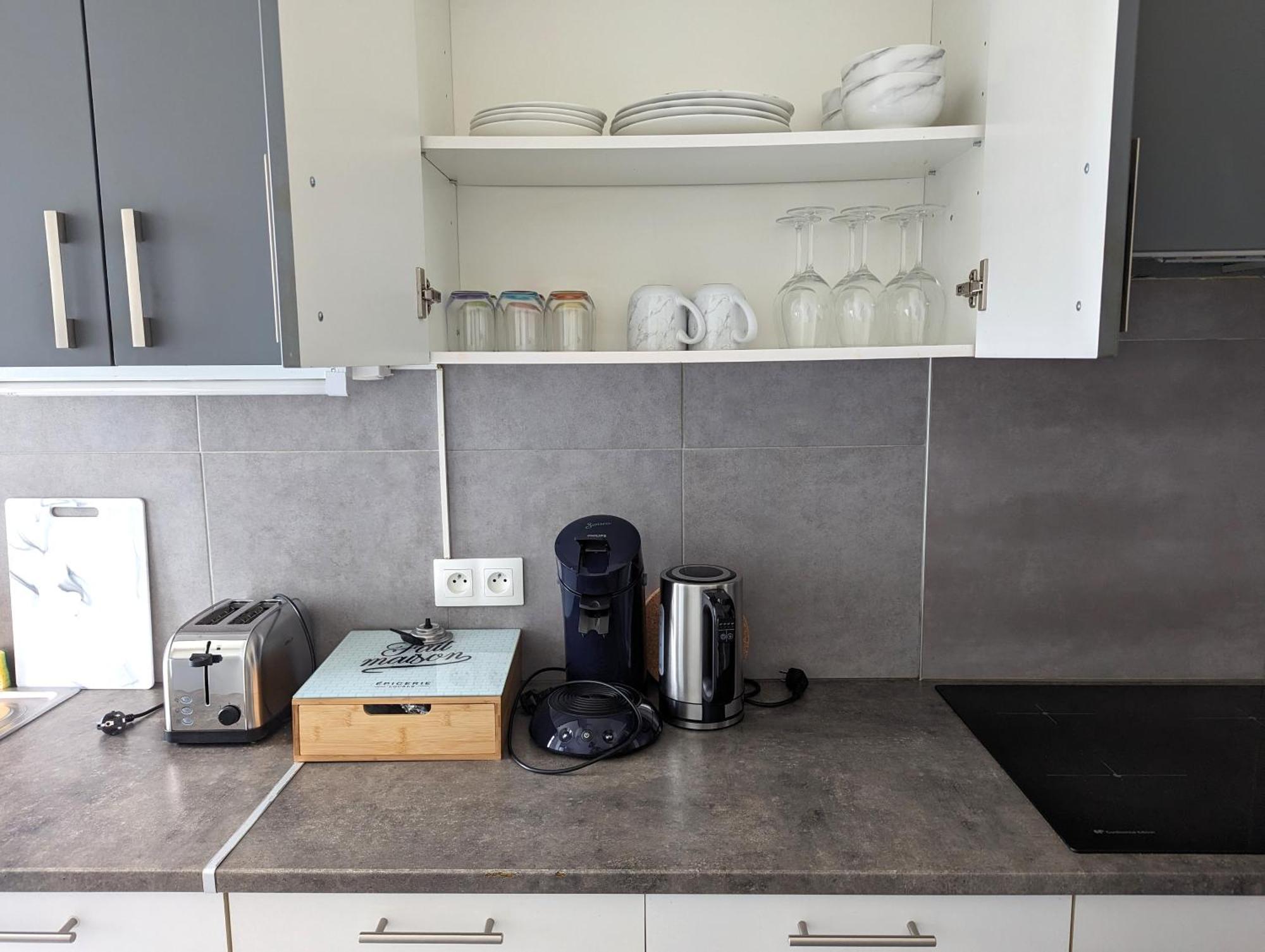 Le Mirage - Appartement 2 Chambres, Salon, Cuisine Equipee, Parking Et Wifi Gratuit Mulhouse Buitenkant foto