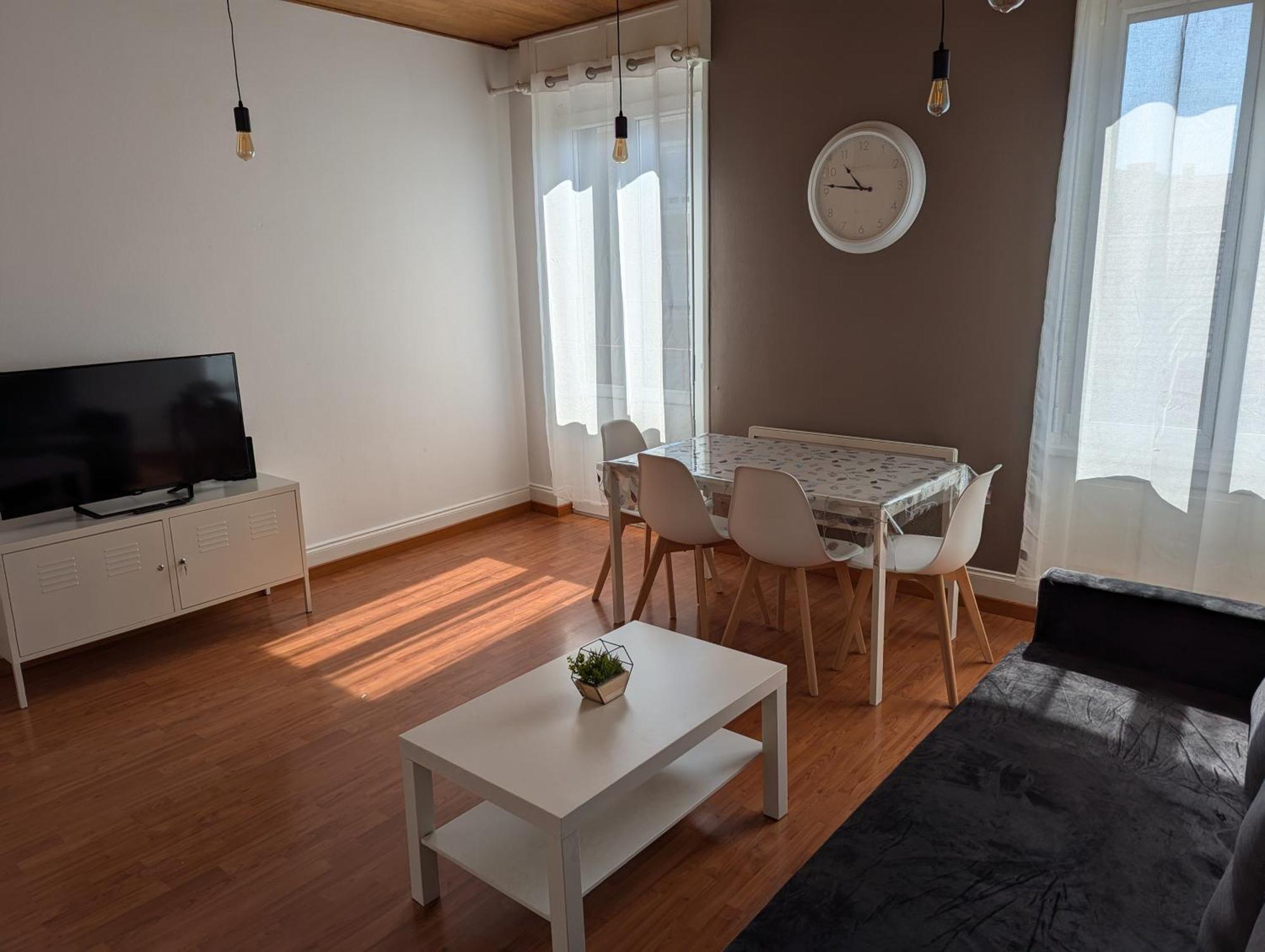 Le Mirage - Appartement 2 Chambres, Salon, Cuisine Equipee, Parking Et Wifi Gratuit Mulhouse Buitenkant foto